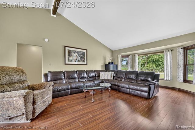 8175 Farley Road, Pinckney, MI 48169