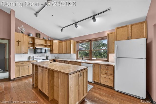 8175 Farley Road, Pinckney, MI 48169