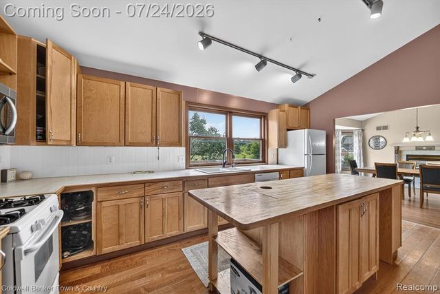 8175 Farley Road, Pinckney, MI 48169