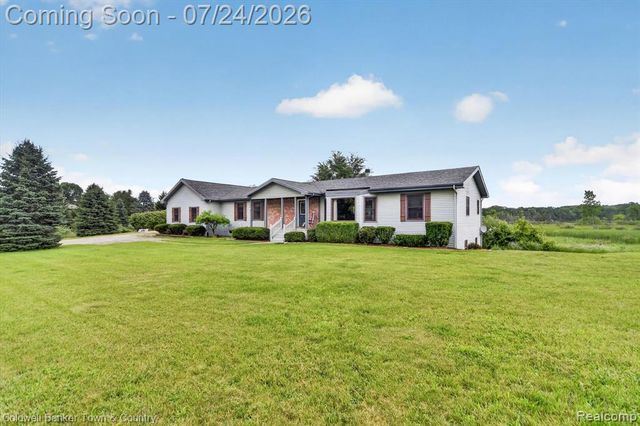 8175 Farley Road, Pinckney, MI 48169