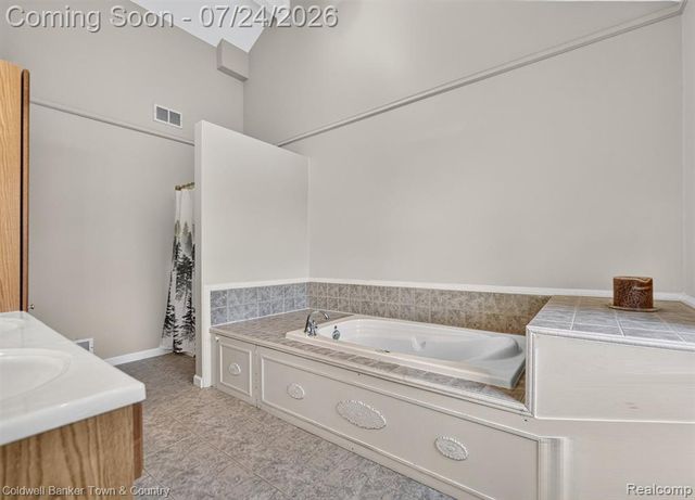 8175 Farley Road, Pinckney, MI 48169