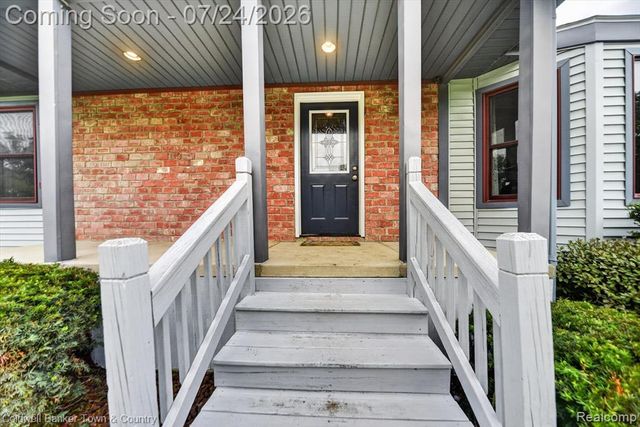 8175 Farley Road, Pinckney, MI 48169