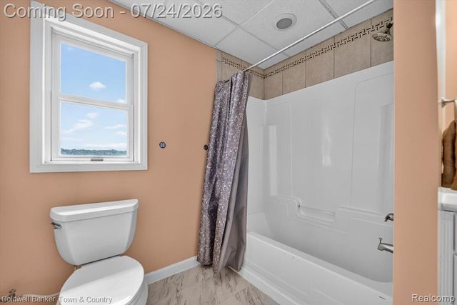 8175 Farley Road, Pinckney, MI 48169