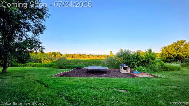 8175 Farley Road, Pinckney, MI 48169