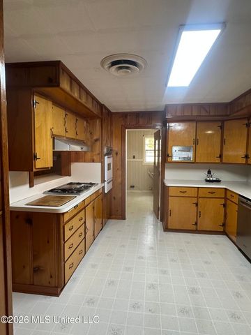 13524 Scruggs Lane, Biloxi, MS 39532