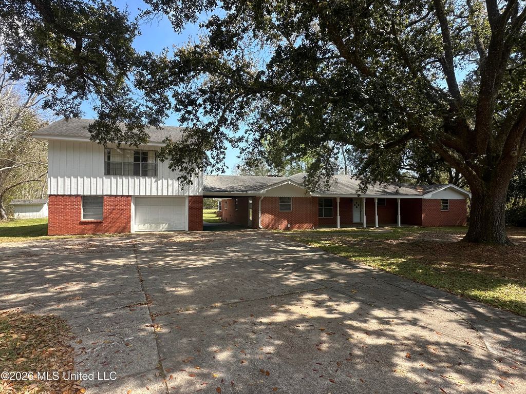 13524 Scruggs Lane, Biloxi, MS 39532