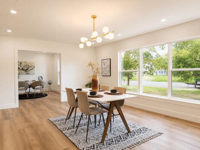 1200 Spruce ST, Lockhart, TX 78644