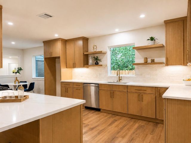 1200 Spruce ST, Lockhart, TX 78644