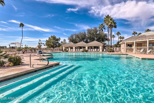 9746 E Coopers Hawk Drive, Sun Lakes, AZ 85248