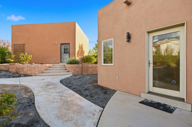 11605 Holly Avenue NE, Albuquerque, NM 87122