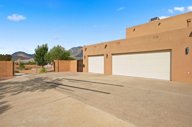 11605 Holly Avenue NE, Albuquerque, NM 87122