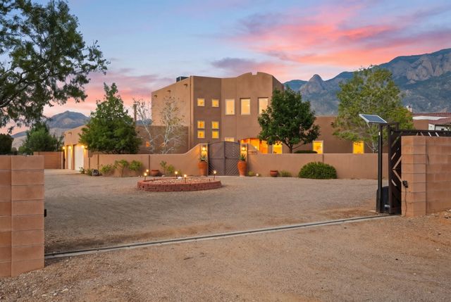 11605 Holly Avenue NE, Albuquerque, NM 87122