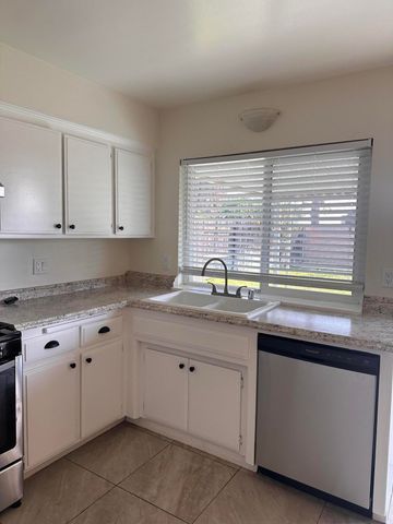 201 Star Court, Bakersfield, CA 93308