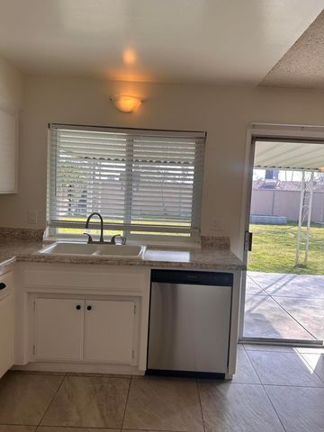 201 Star Court, Bakersfield, CA 93308