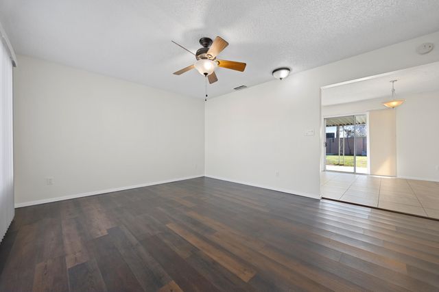 201 Star Court, Bakersfield, CA 93308