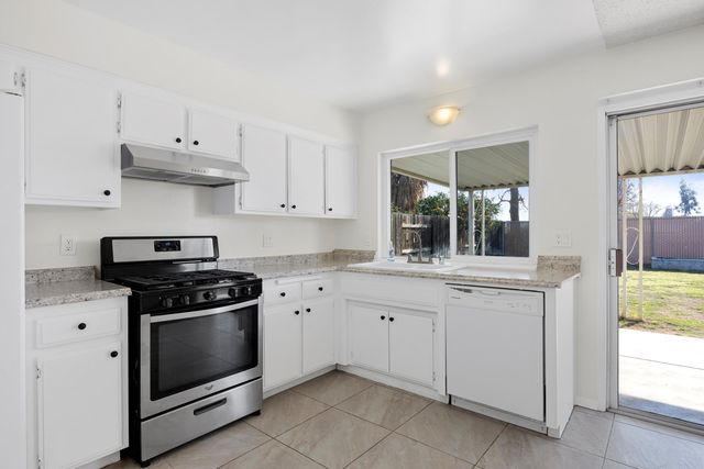 201 Star Court, Bakersfield, CA 93308