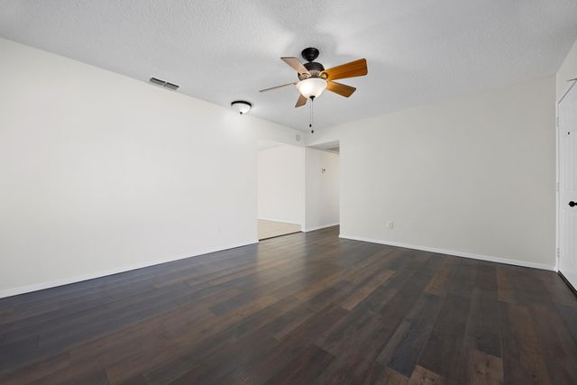 201 Star Court, Bakersfield, CA 93308