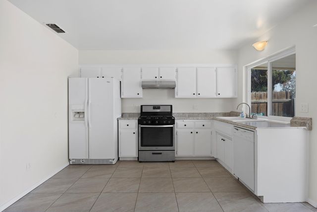 201 Star Court, Bakersfield, CA 93308