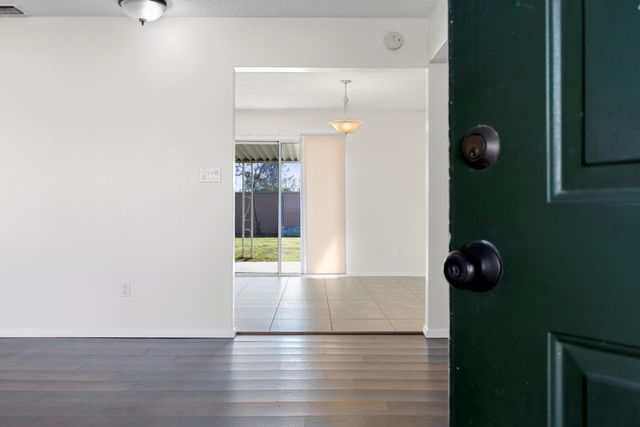 201 Star Court, Bakersfield, CA 93308