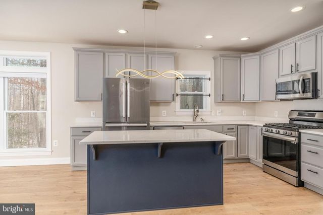 116 WAYPOINTE CT, Fredericksburg, VA 22406