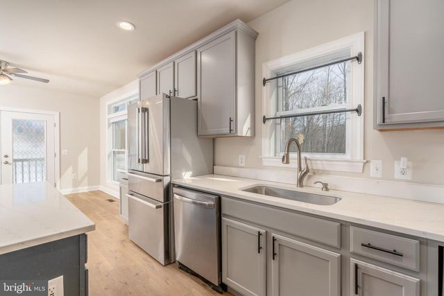 116 WAYPOINTE CT, Fredericksburg, VA 22406