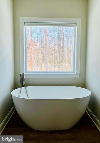 116 WAYPOINTE CT, Fredericksburg, VA 22406