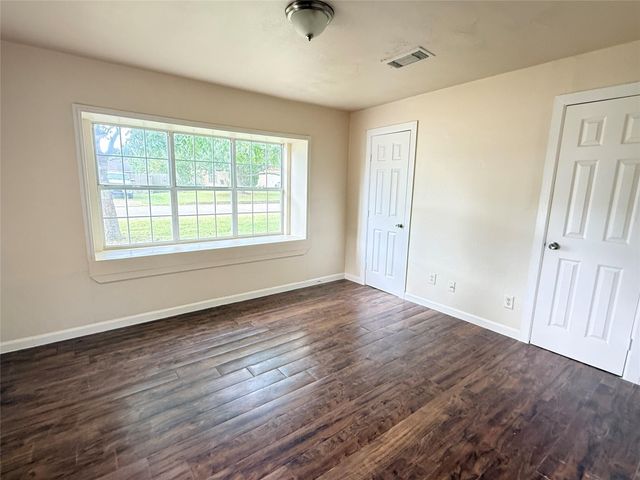 2622 34th Avenue N, Texas City, TX 77590