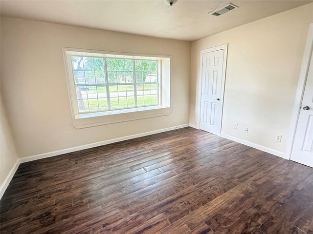 2622 34th Avenue N, Texas City, TX 77590