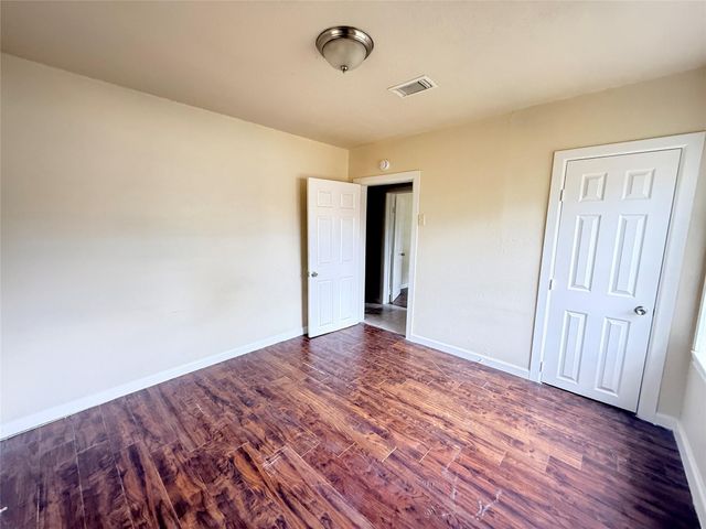 2622 34th Avenue N, Texas City, TX 77590