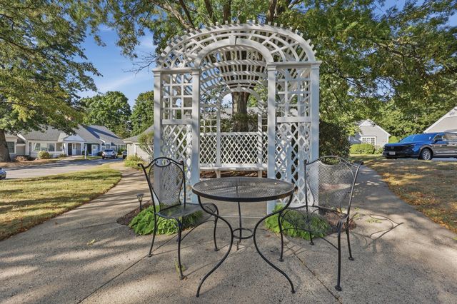 308 Old Country Rd 308, Wenham, MA 01984