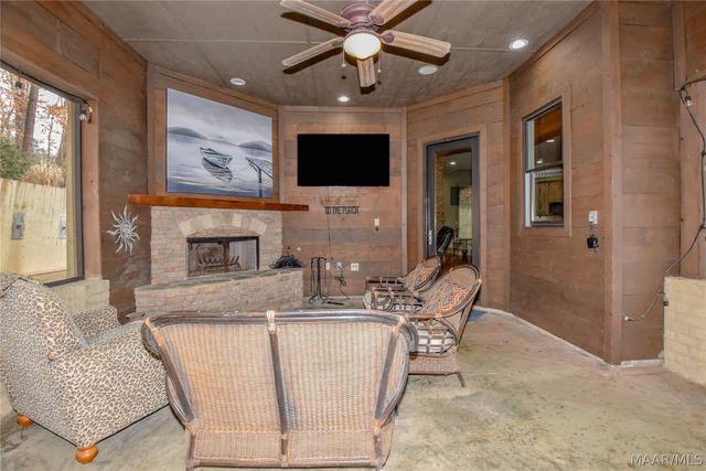 160 Aegean Way, Wetumpka, AL 36093