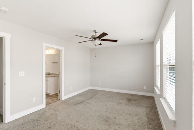 102 Dry Creek Commons Dr, Goodlettsville, TN 37072