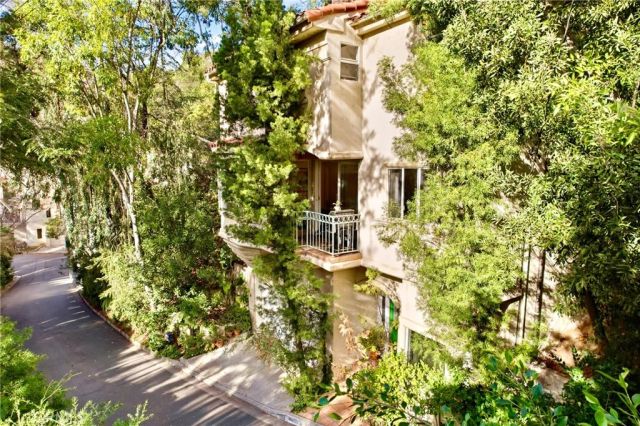 10055 Reevesbury Drive, Beverly Hills, CA 90210