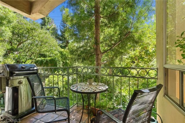 10055 Reevesbury Drive, Beverly Hills, CA 90210