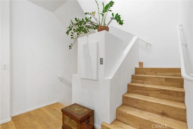 10055 Reevesbury Drive, Beverly Hills, CA 90210