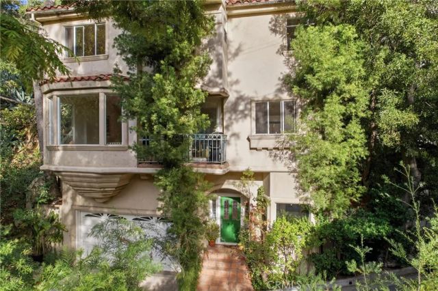 10055 Reevesbury Drive, Beverly Hills, CA 90210