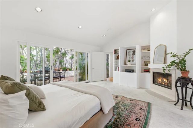 10055 Reevesbury Drive, Beverly Hills, CA 90210