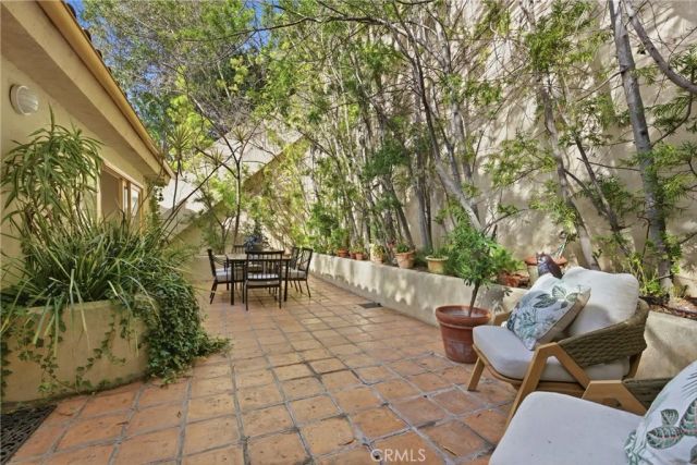 10055 Reevesbury Drive, Beverly Hills, CA 90210