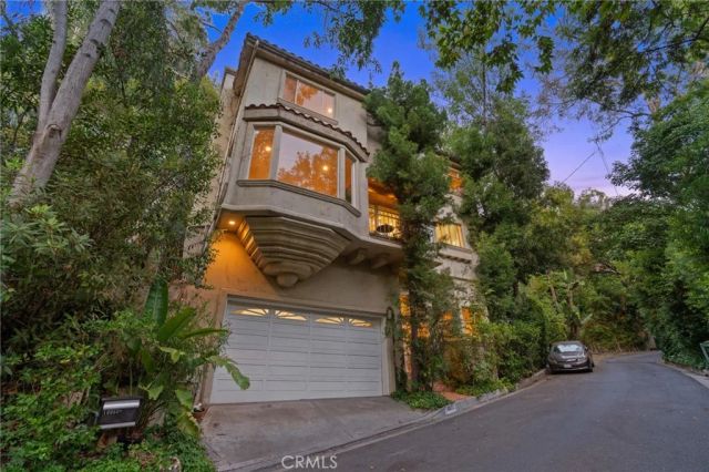 10055 Reevesbury Drive, Beverly Hills, CA 90210