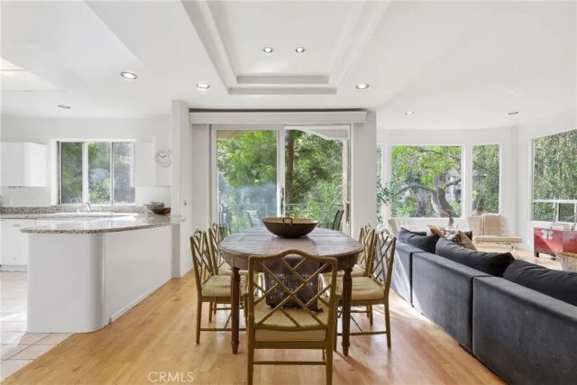 10055 Reevesbury Drive, Beverly Hills, CA 90210