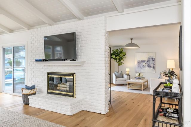 9 Saint Lucia Pl, Tiburon, CA 94920