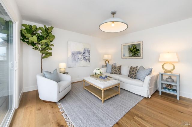 9 Saint Lucia Pl, Tiburon, CA 94920