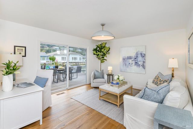 9 Saint Lucia Pl, Tiburon, CA 94920