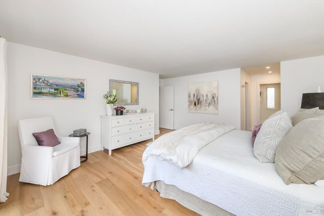 9 Saint Lucia Pl, Tiburon, CA 94920