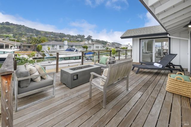9 Saint Lucia Pl, Tiburon, CA 94920