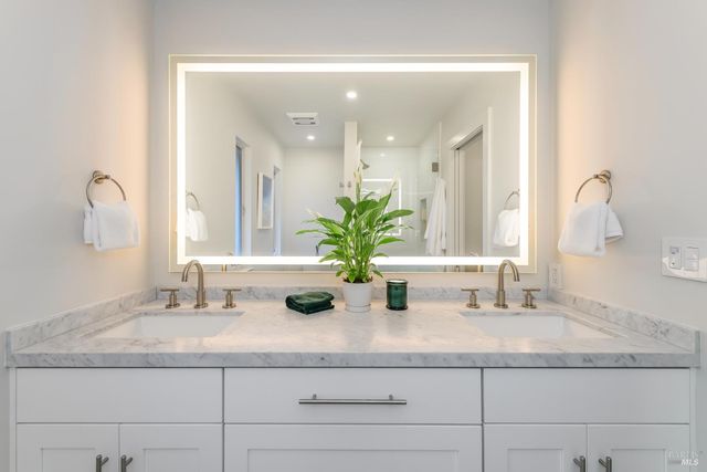 9 Saint Lucia Pl, Tiburon, CA 94920