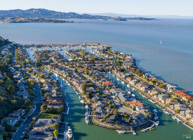 9 Saint Lucia Pl, Tiburon, CA 94920