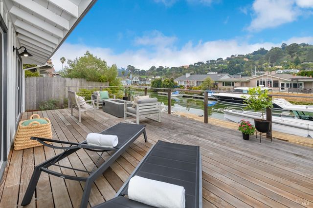 9 Saint Lucia Pl, Tiburon, CA 94920