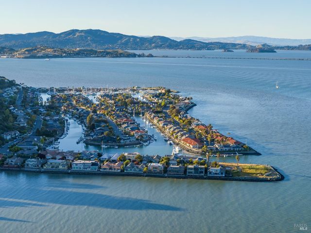 9 Saint Lucia Pl, Tiburon, CA 94920