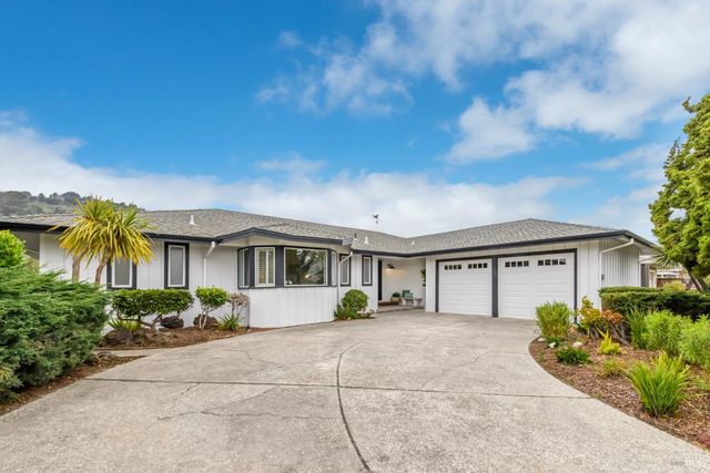 9 Saint Lucia Pl, Tiburon, CA 94920